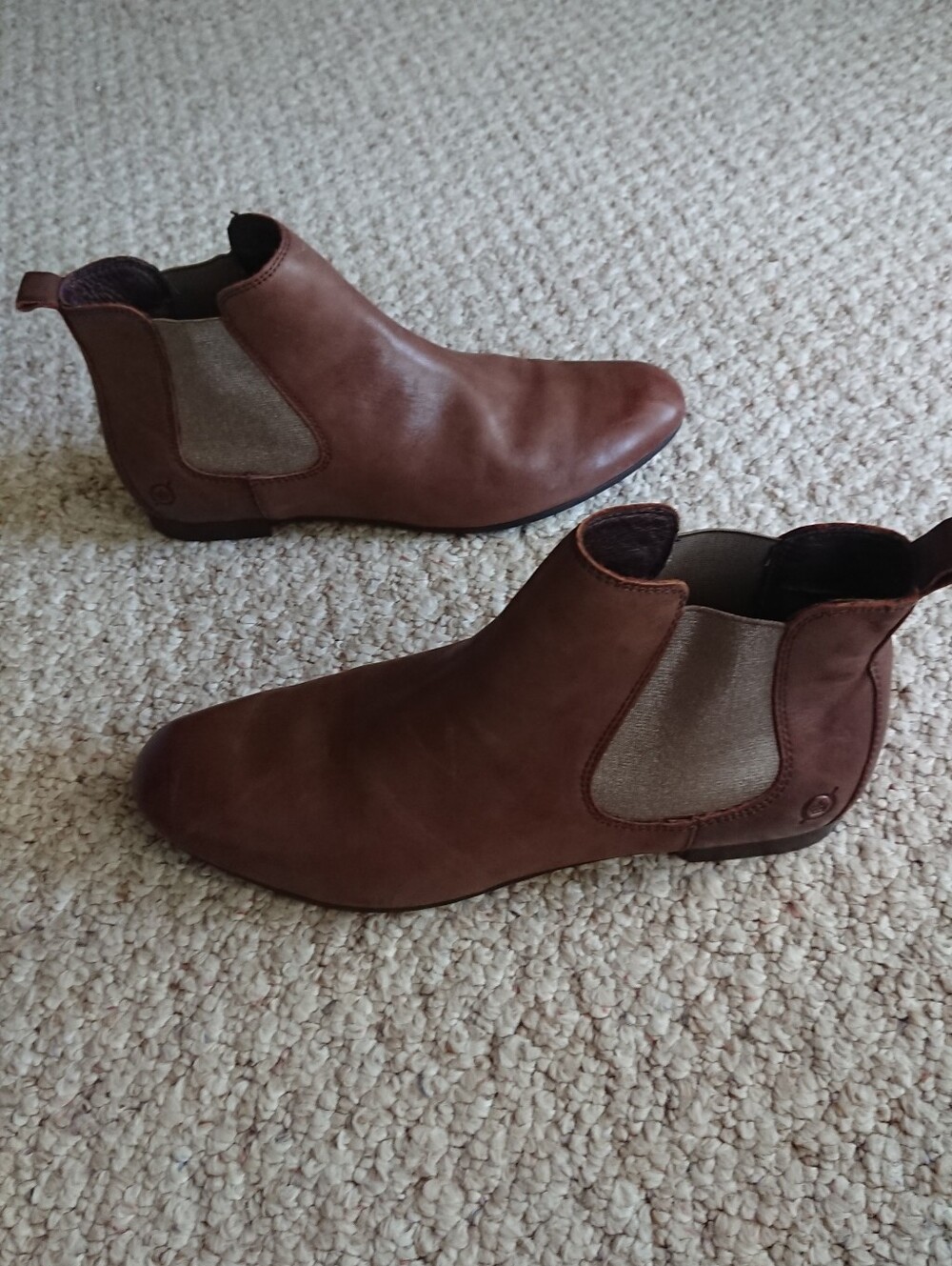 Born brown leather Chelsea boots size 8.5